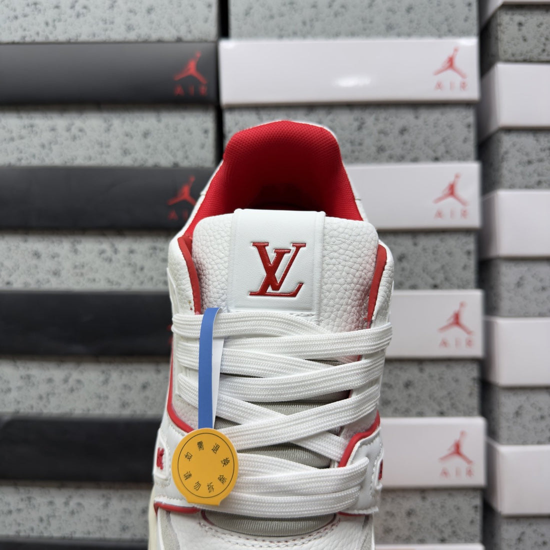 LV Trainer White Red