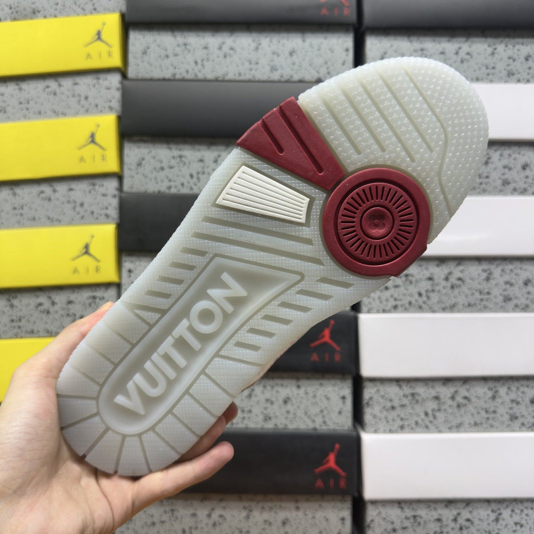 LV Trainer White Red Signature