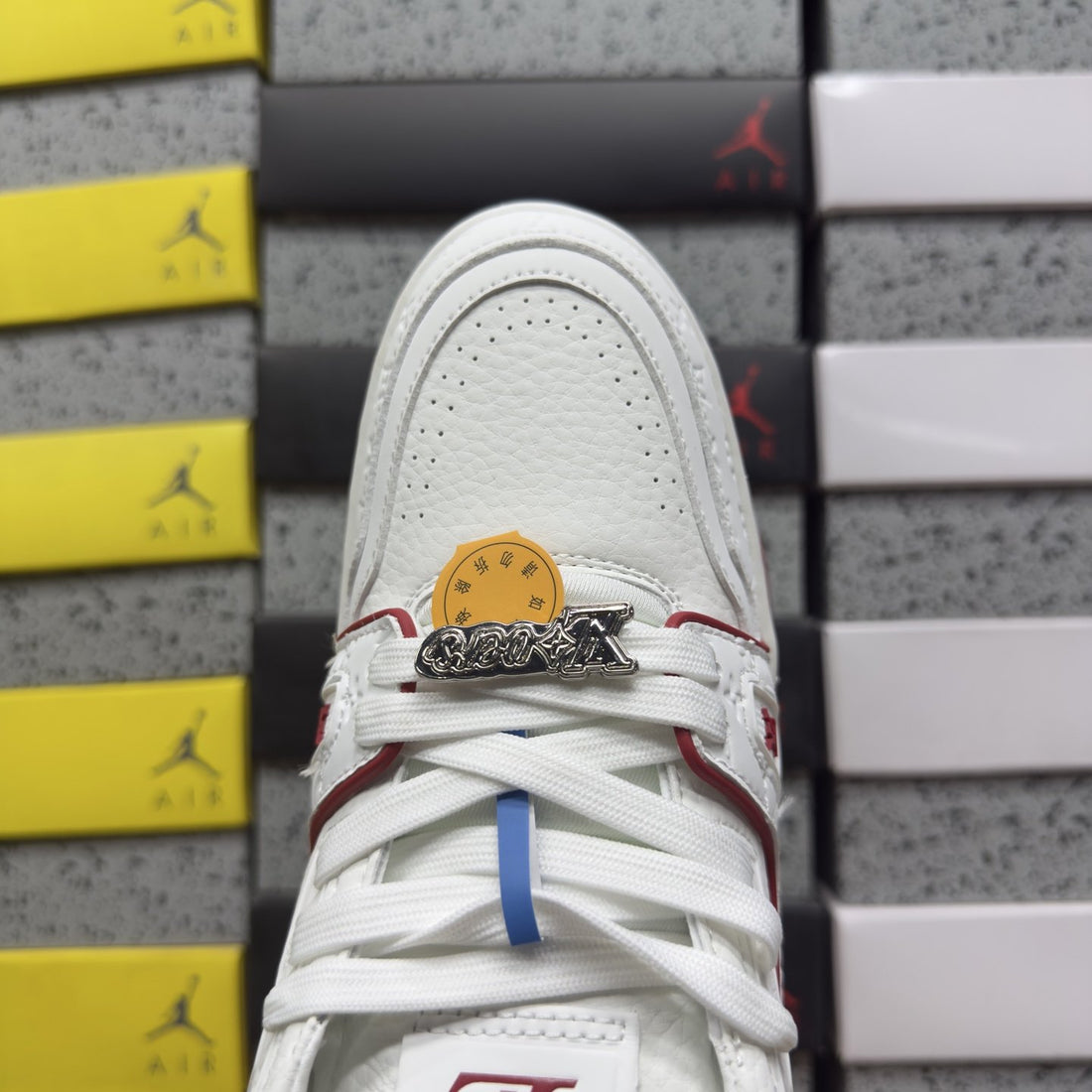 LV Trainer White Red Signature