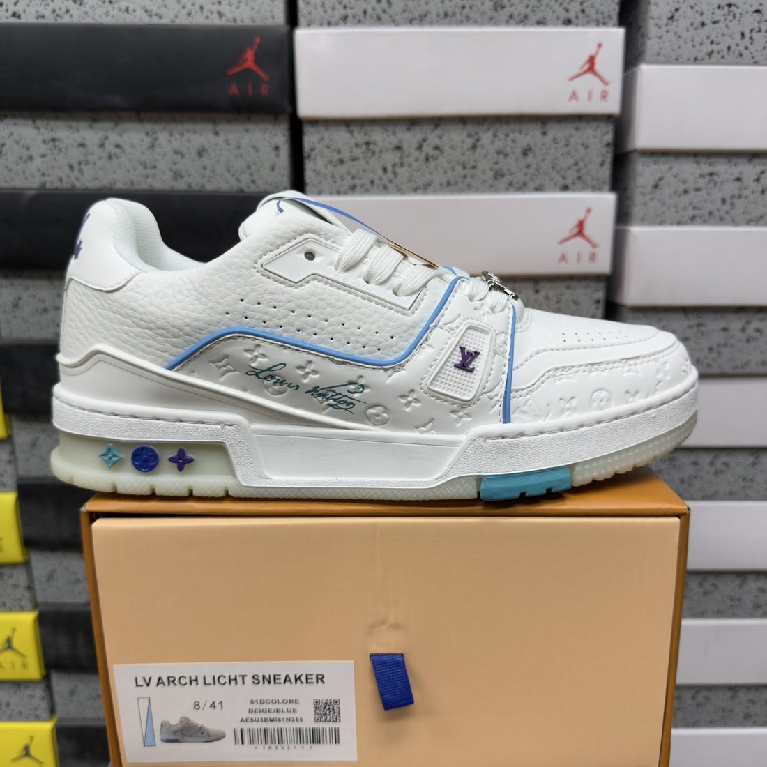 LV Trainer White Sky Blue