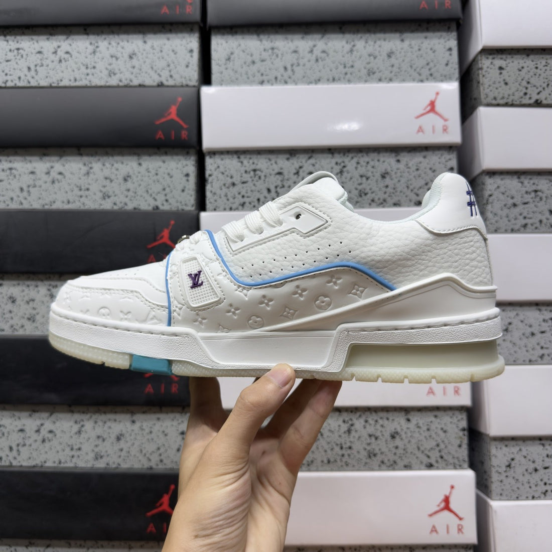 LV Trainer White Sky Blue