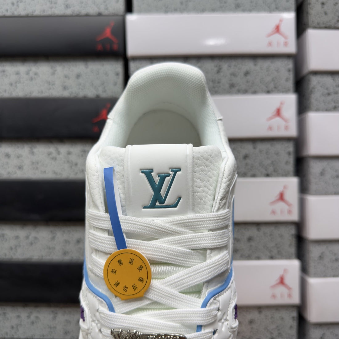 LV Trainer White Sky Blue
