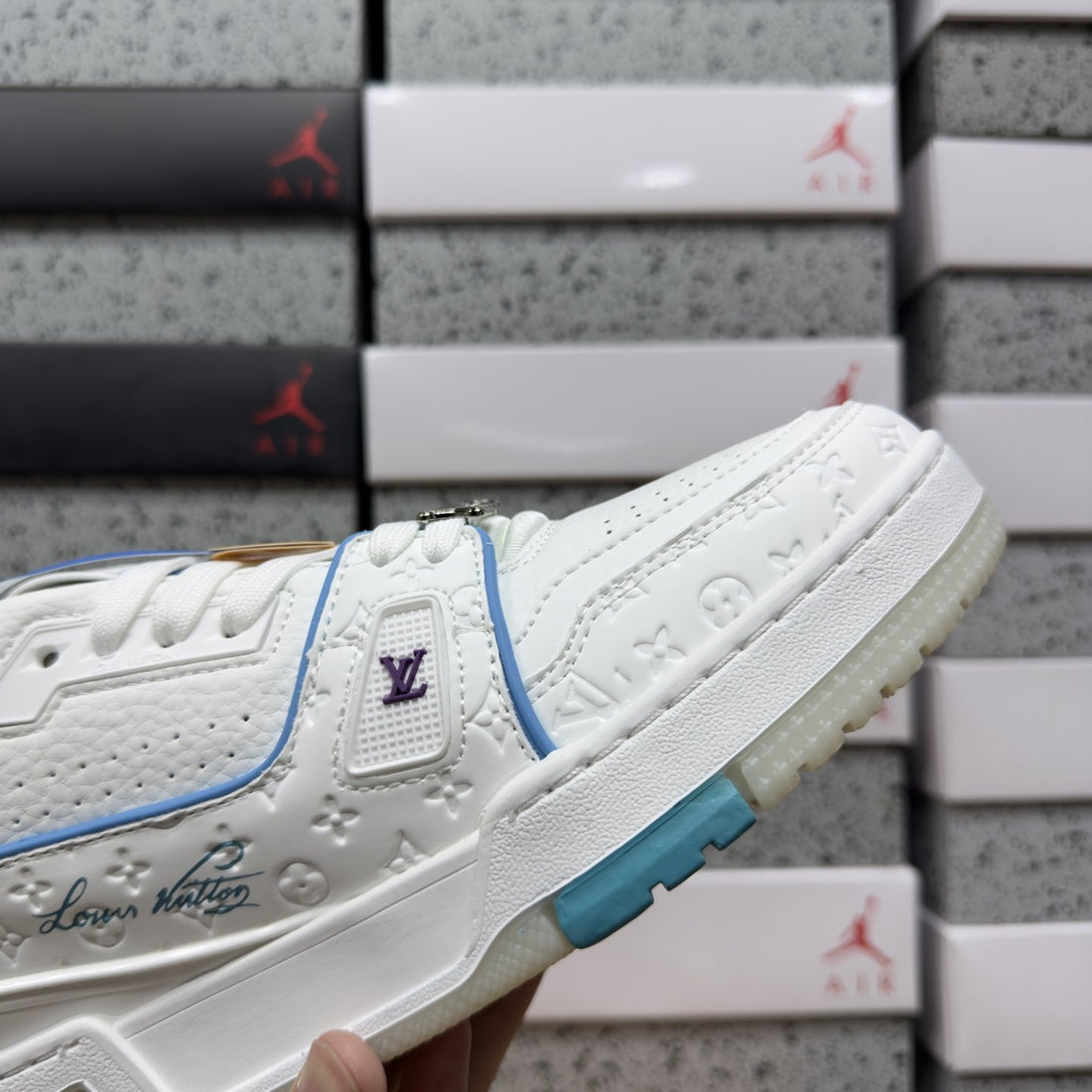 LV Trainer White Sky Blue