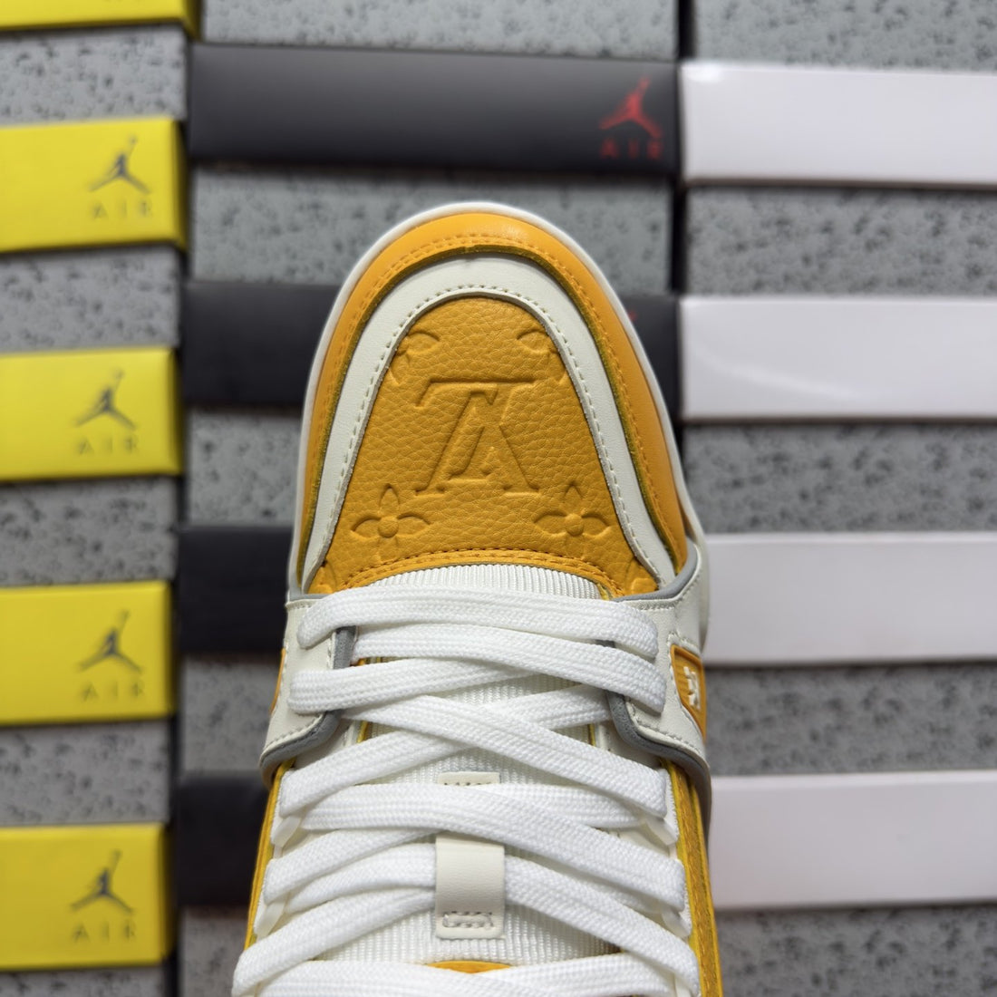 LV Trainer Yellow White