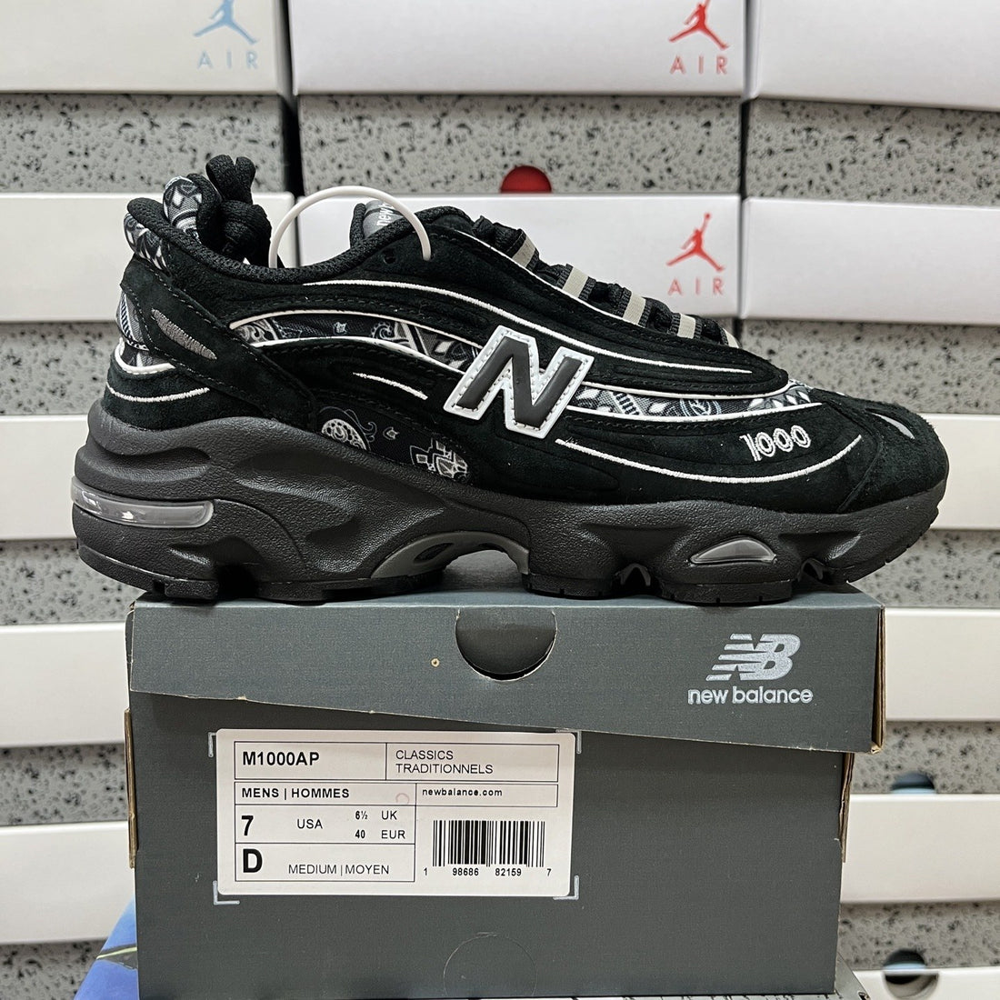 NB 1000 Black Silver
