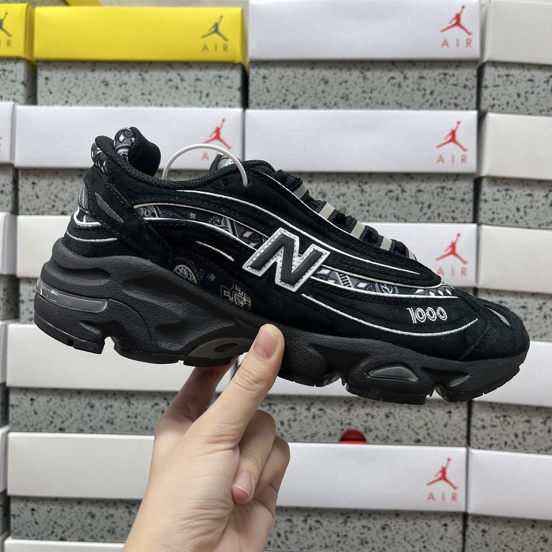 NB 1000 Black Silver