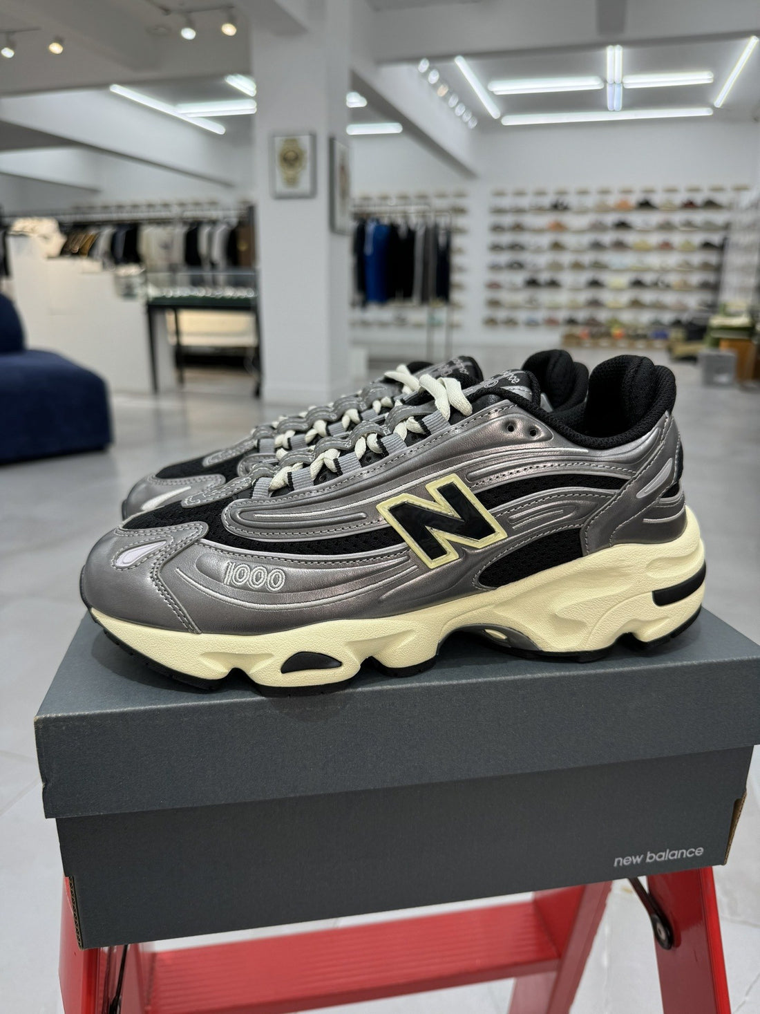 NB 1000 Charcoal Gold