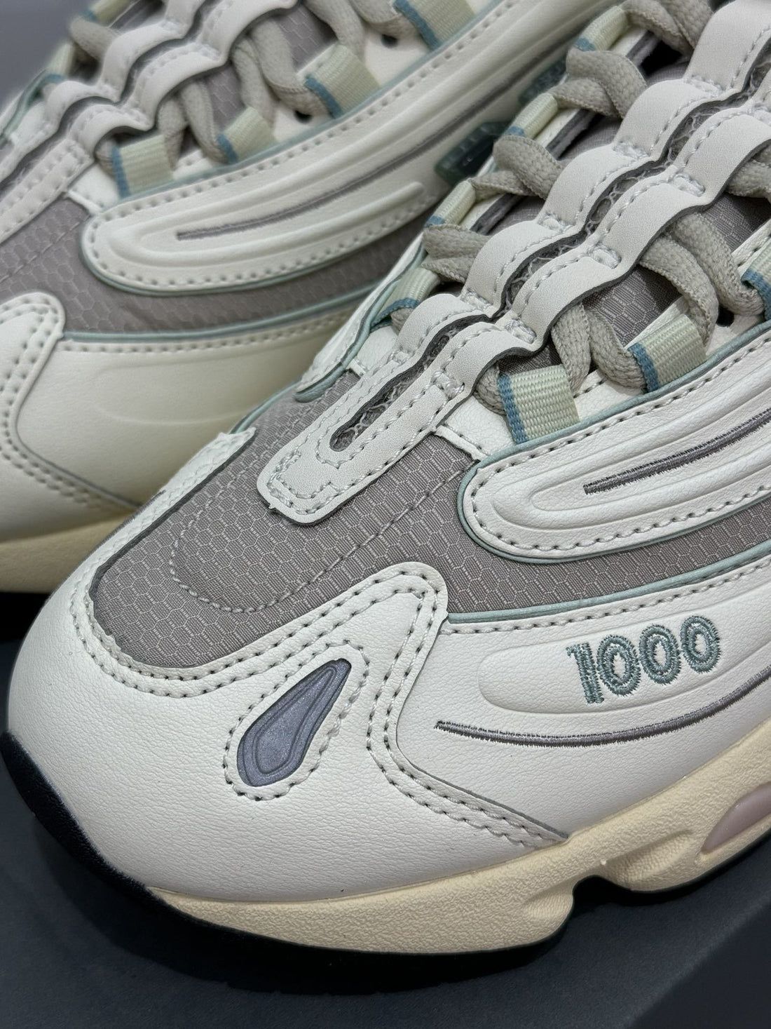 NB 1000 Cream Blue