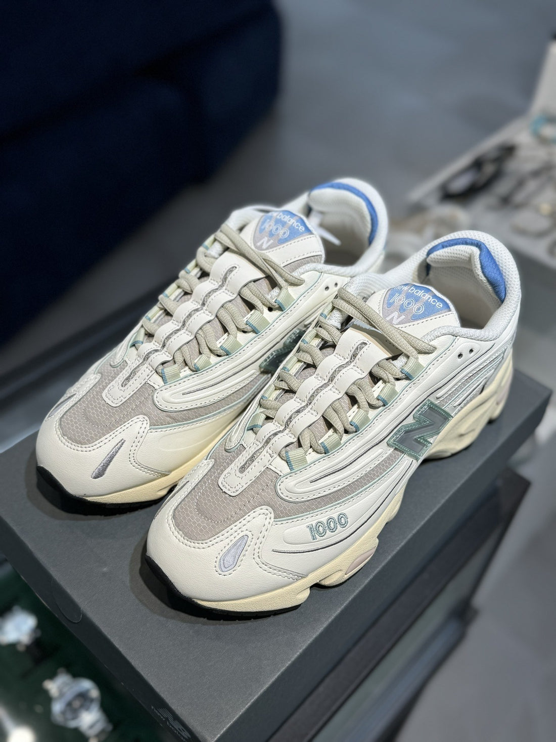 NB 1000 Cream Blue