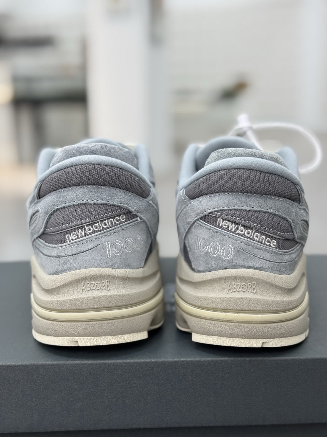 NB 1000 Grey Cream