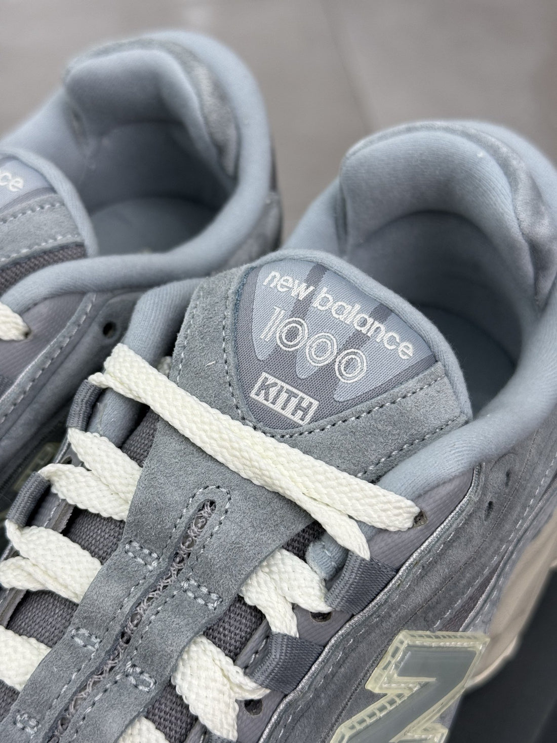 NB 1000 Grey Cream
