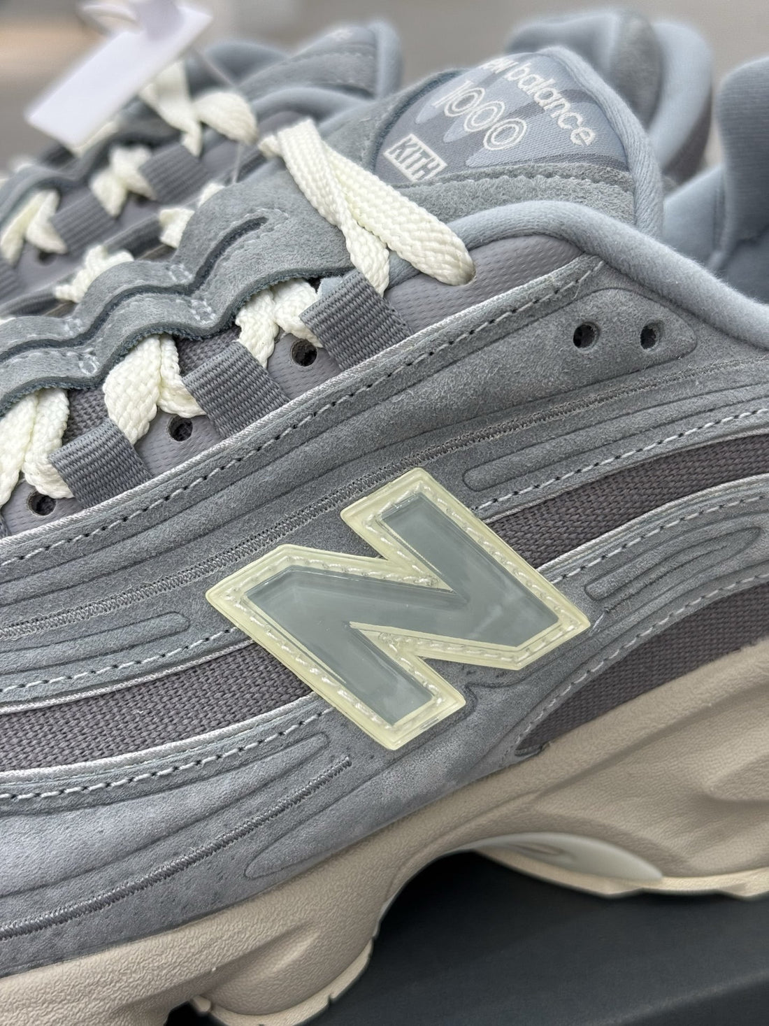 NB 1000 Grey Cream