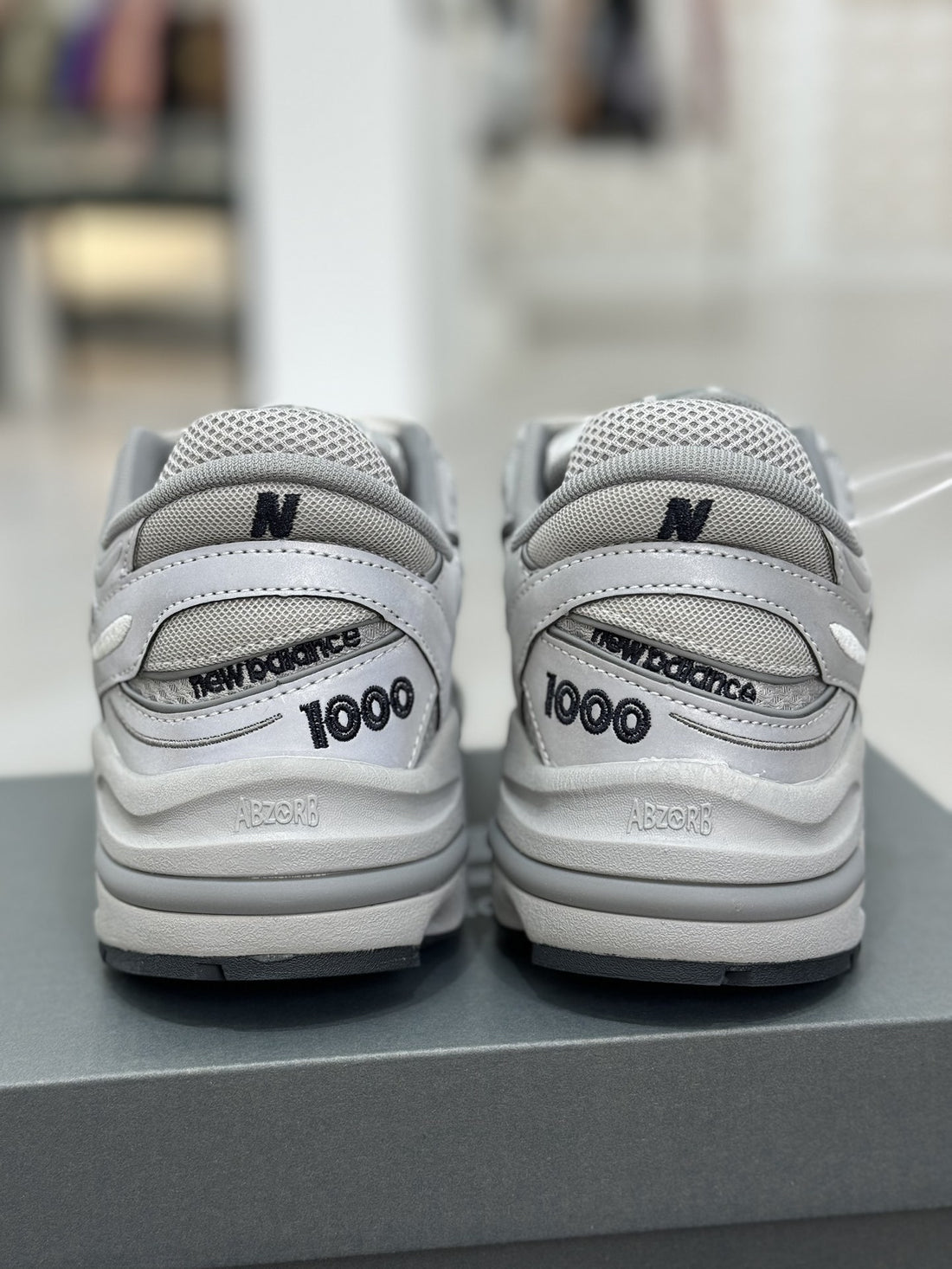 NB 1000 Silver Grey