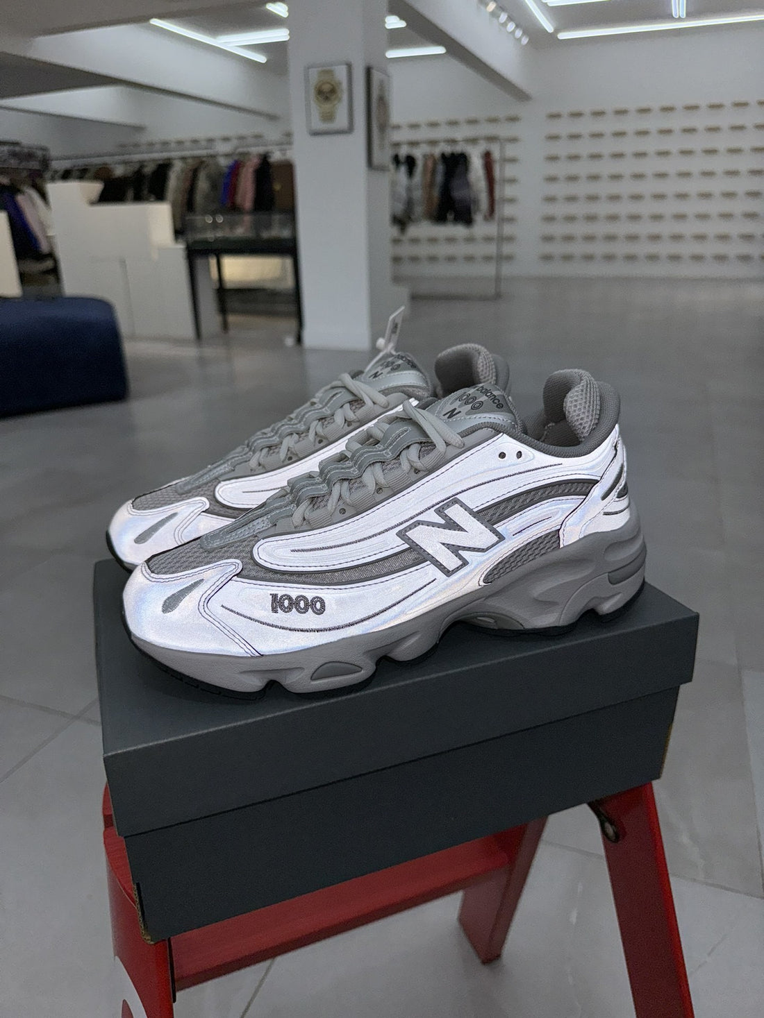 NB 1000 Silver Grey