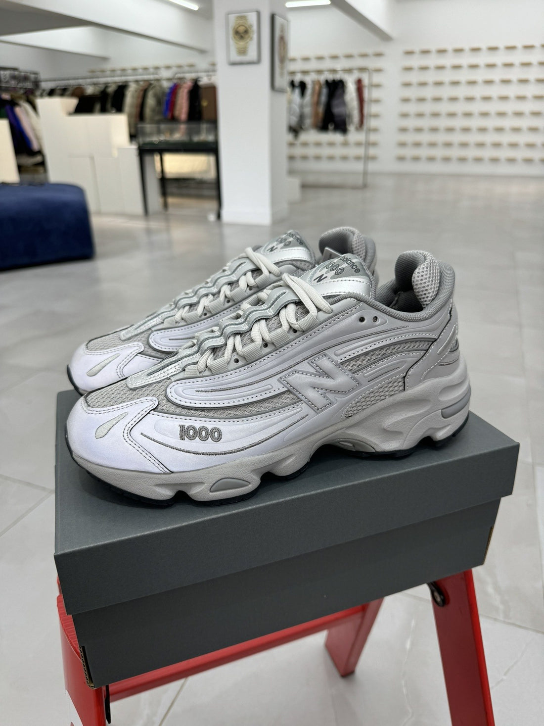 NB 1000 Silver Grey