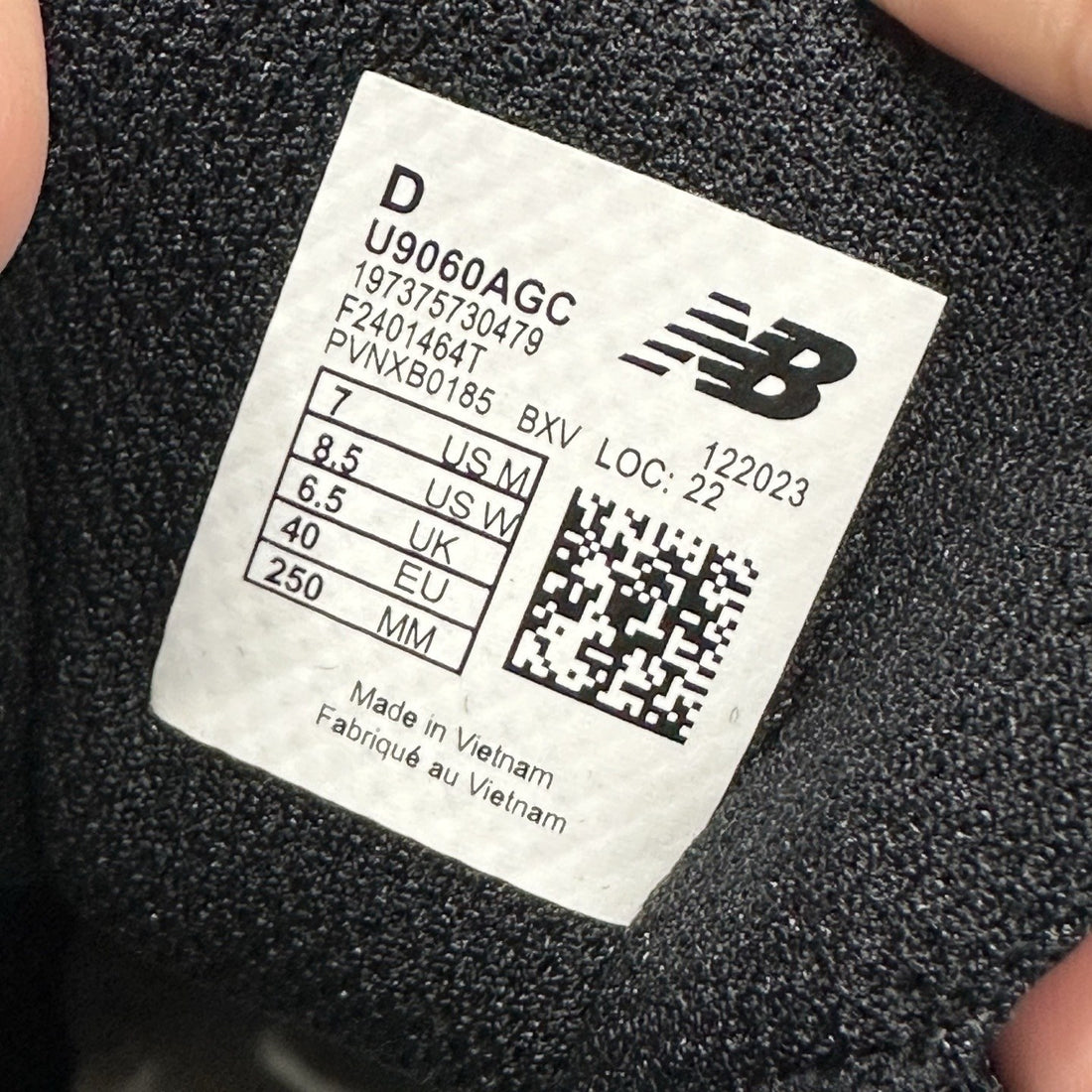 NB 9060 Black Blue Iridescent