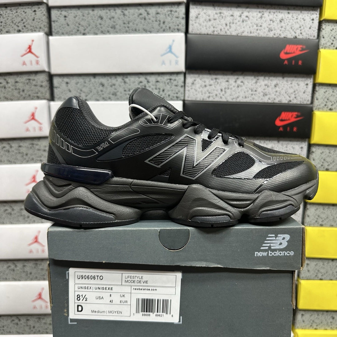 NB 9060 Black Castlerock