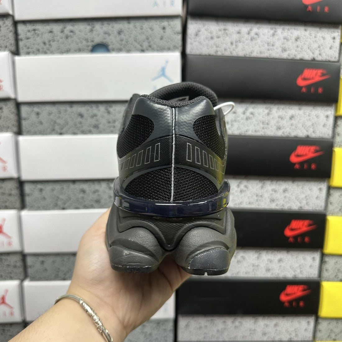 NB 9060 Black Castlerock