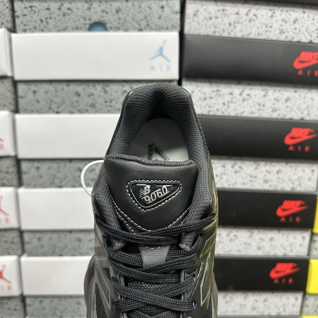 NB 9060 Black Castlerock