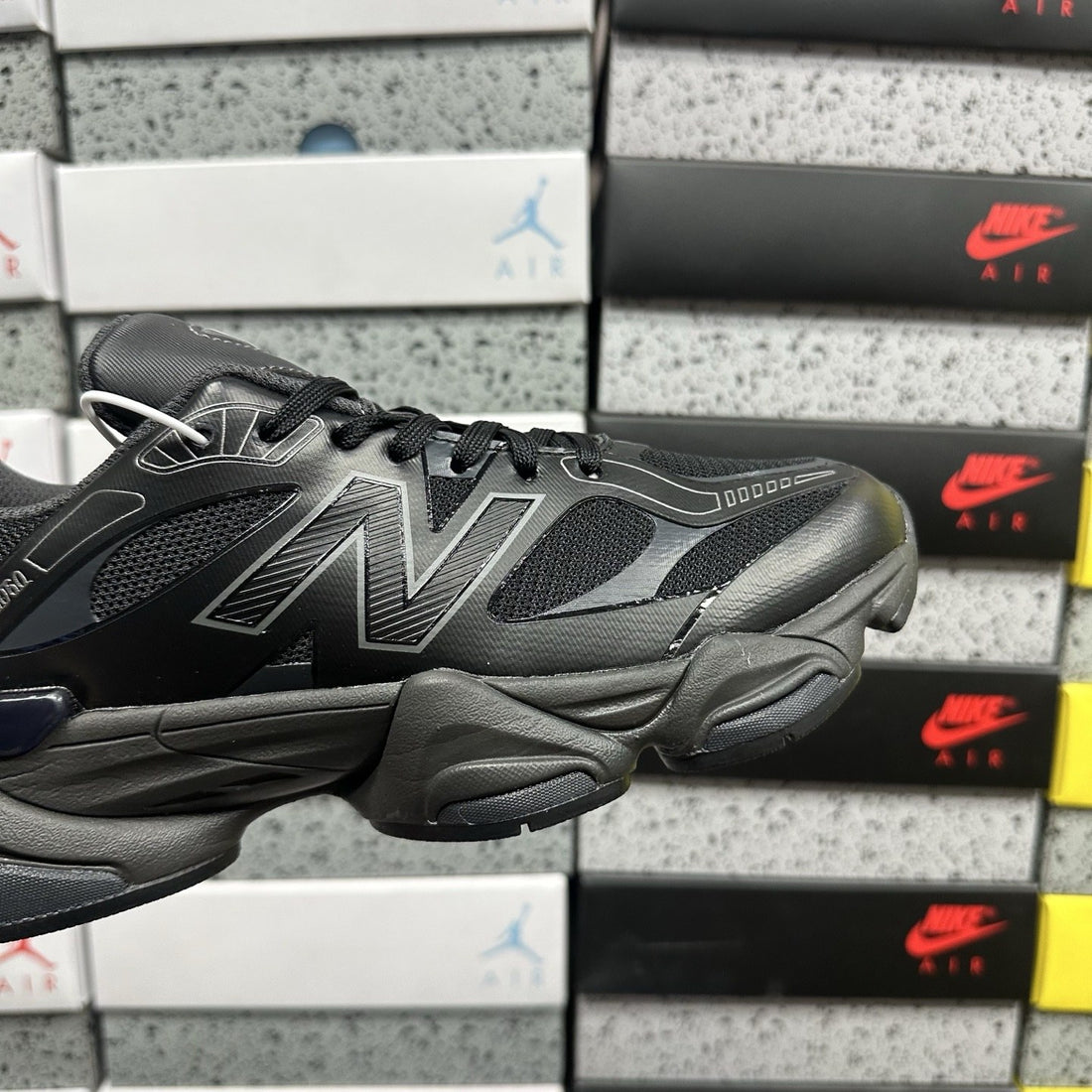 NB 9060 Black Castlerock