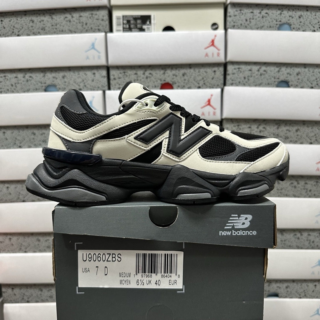 NB 9060 Black Cream Contrast