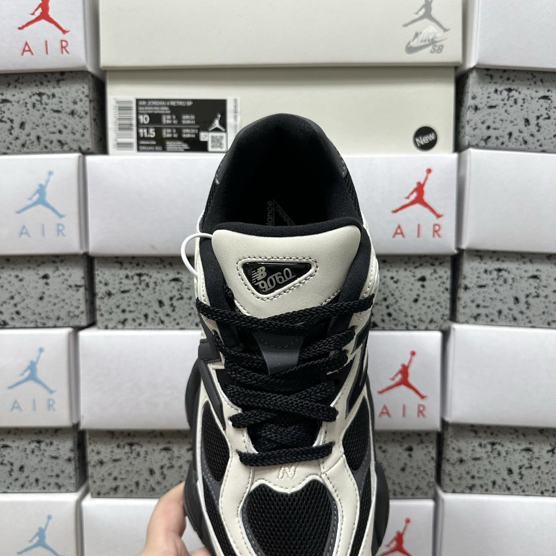 NB 9060 Black Cream Contrast