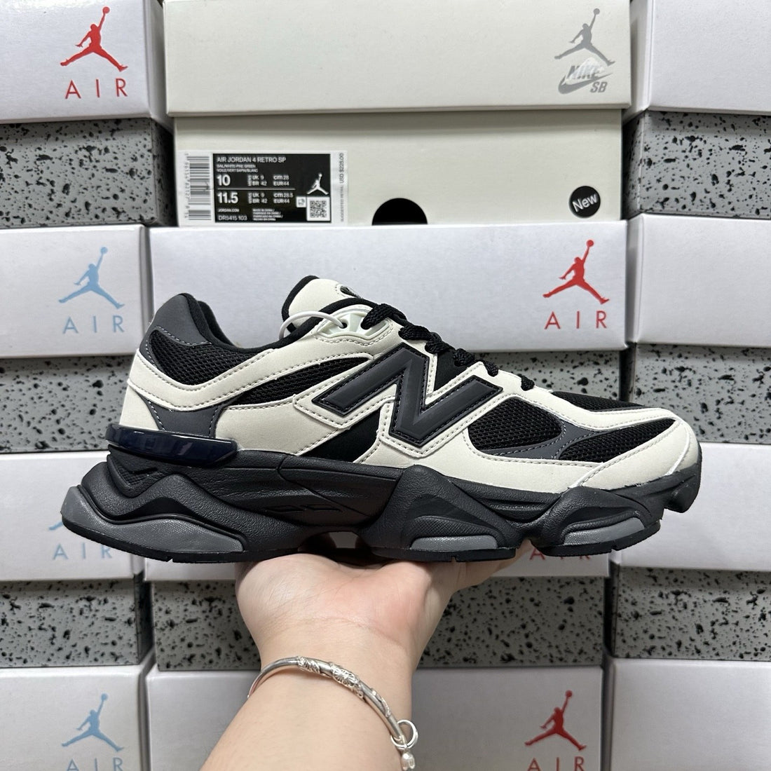 NB 9060 Black Cream Contrast