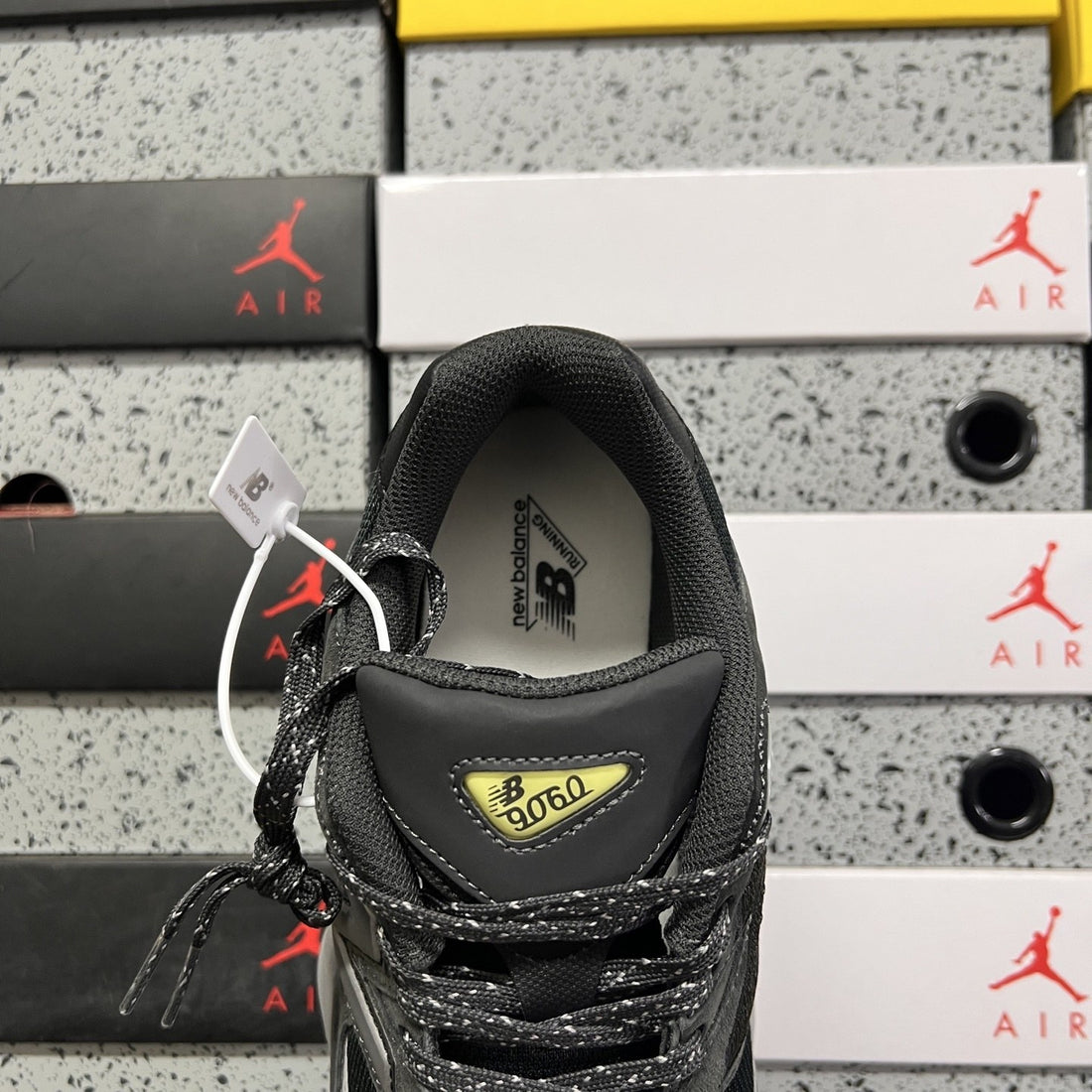 NB 9060 Black Grey Volt