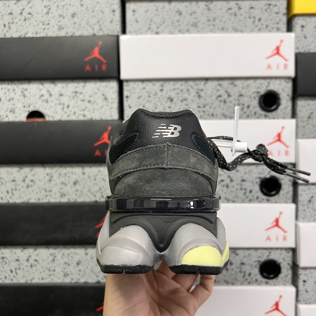 NB 9060 Black Grey Volt
