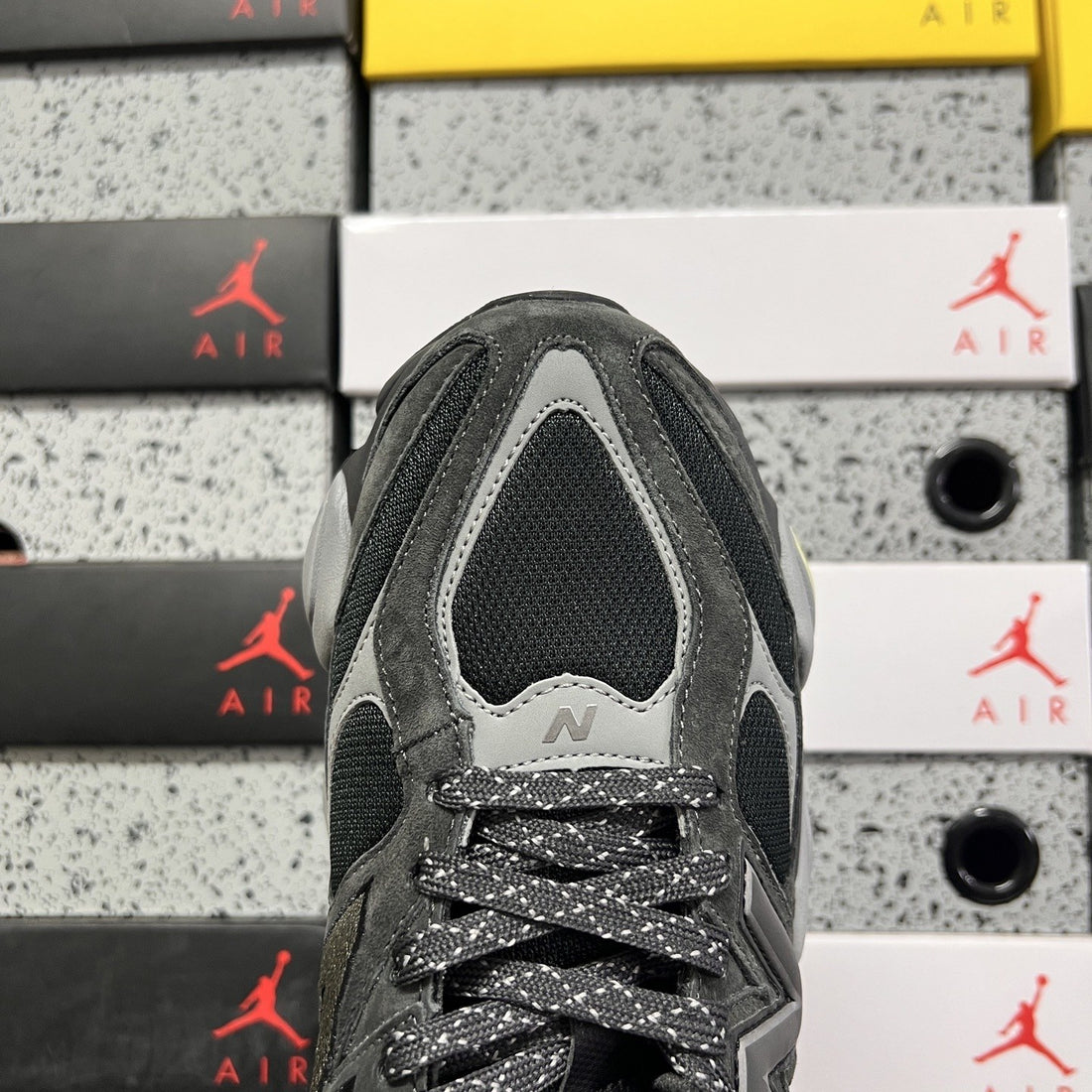 NB 9060 Black Grey Volt