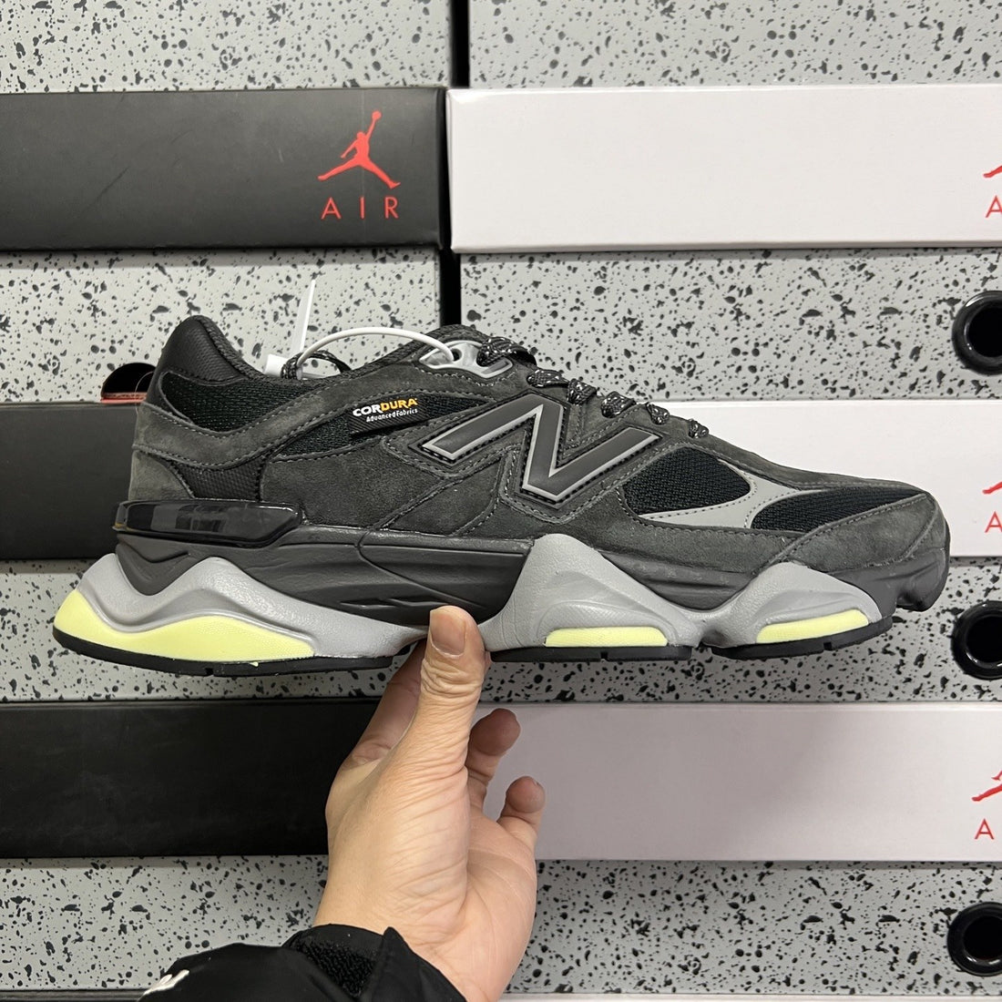 NB 9060 Black Grey Volt