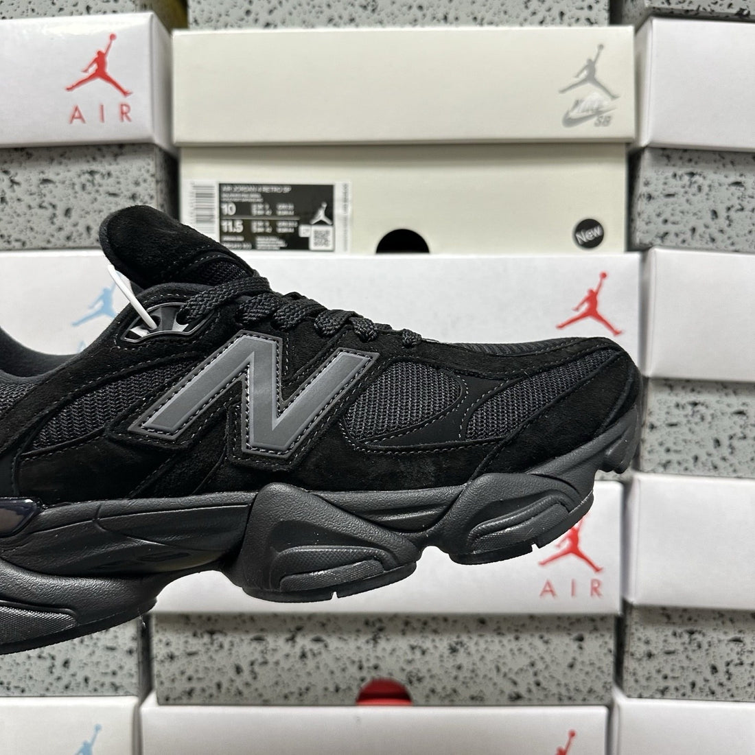 NB 9060 Black Magnet