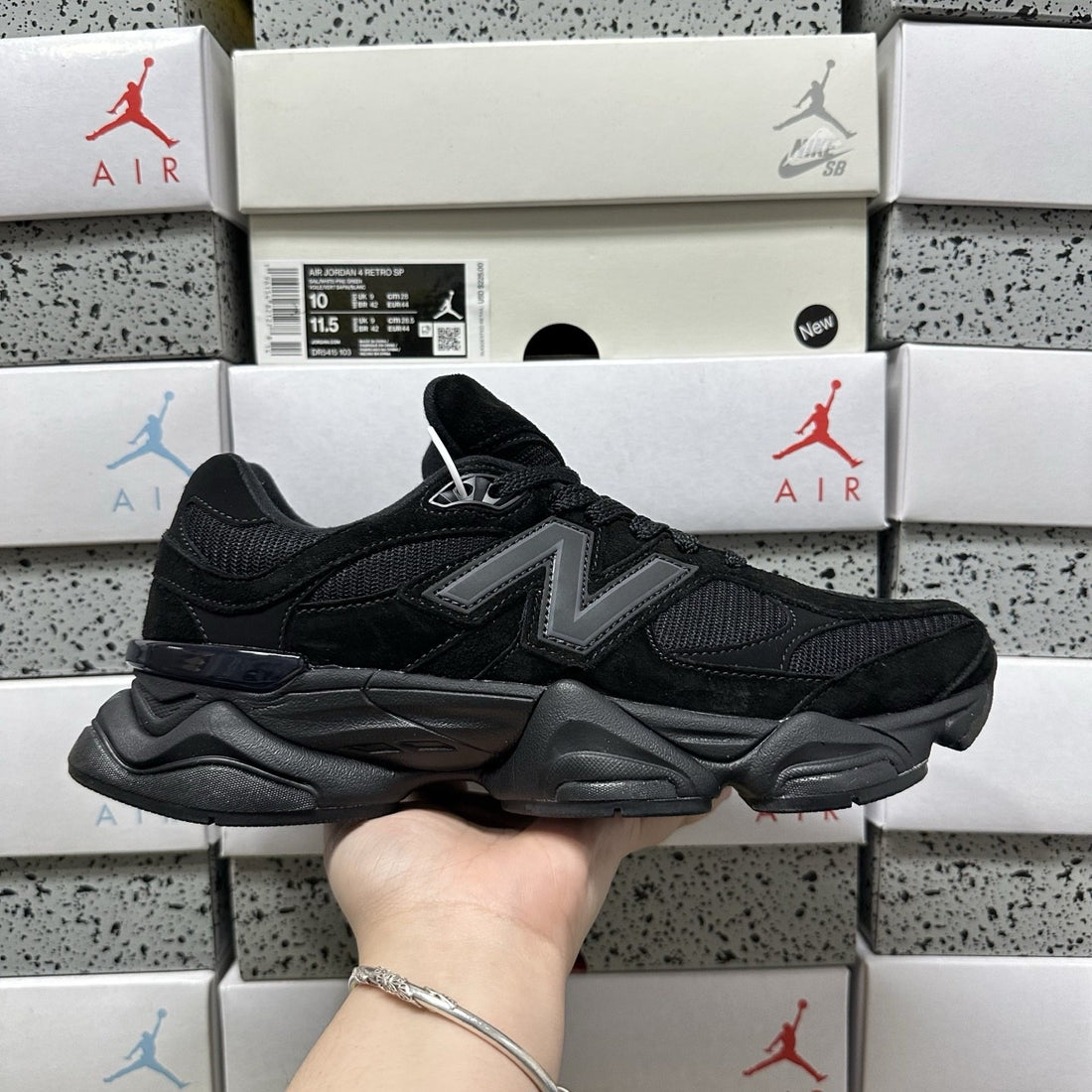NB 9060 Black Magnet
