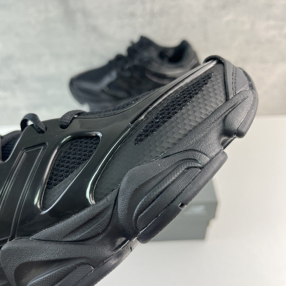 NB 9060 Black Patent