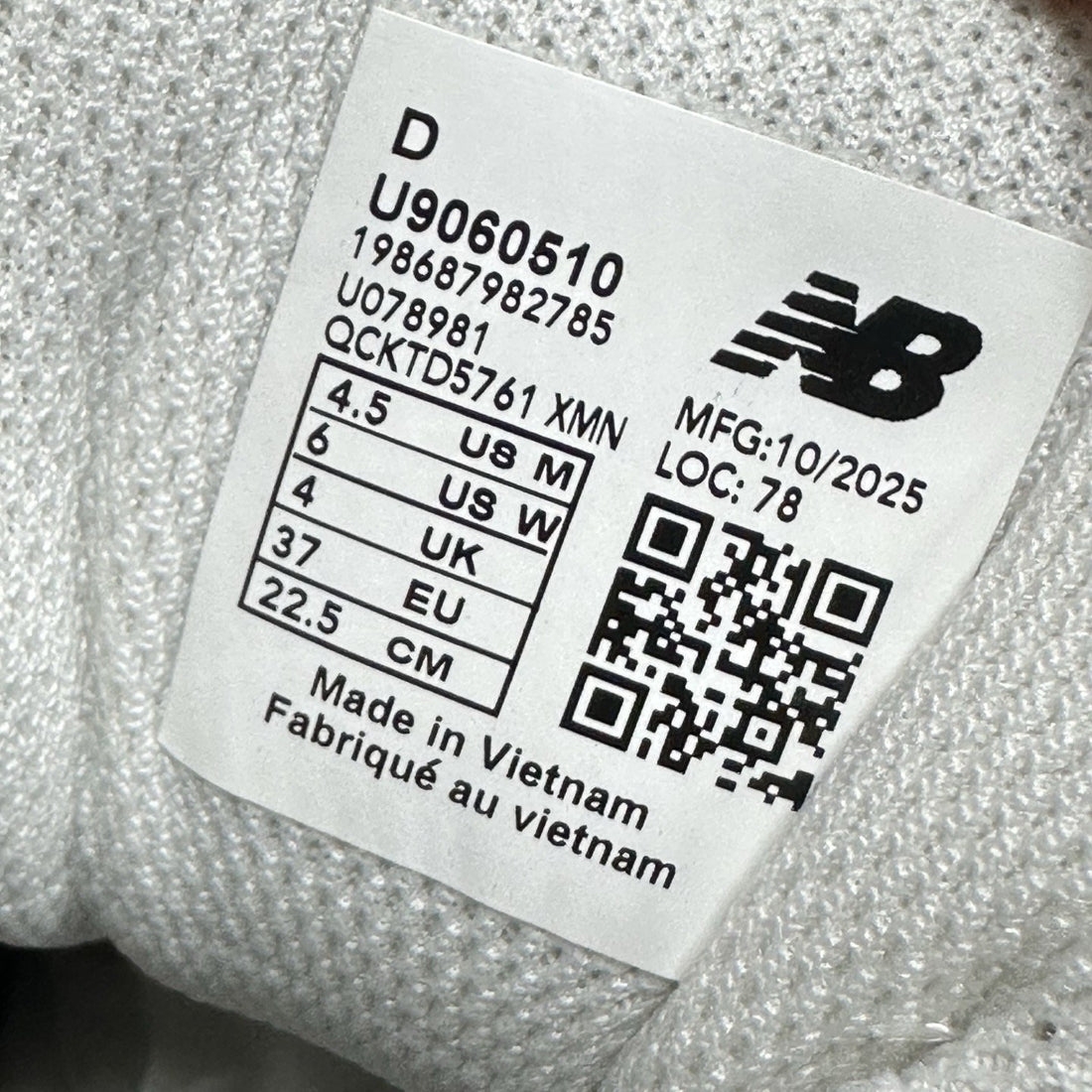 NB 9060 Black Sea Salt