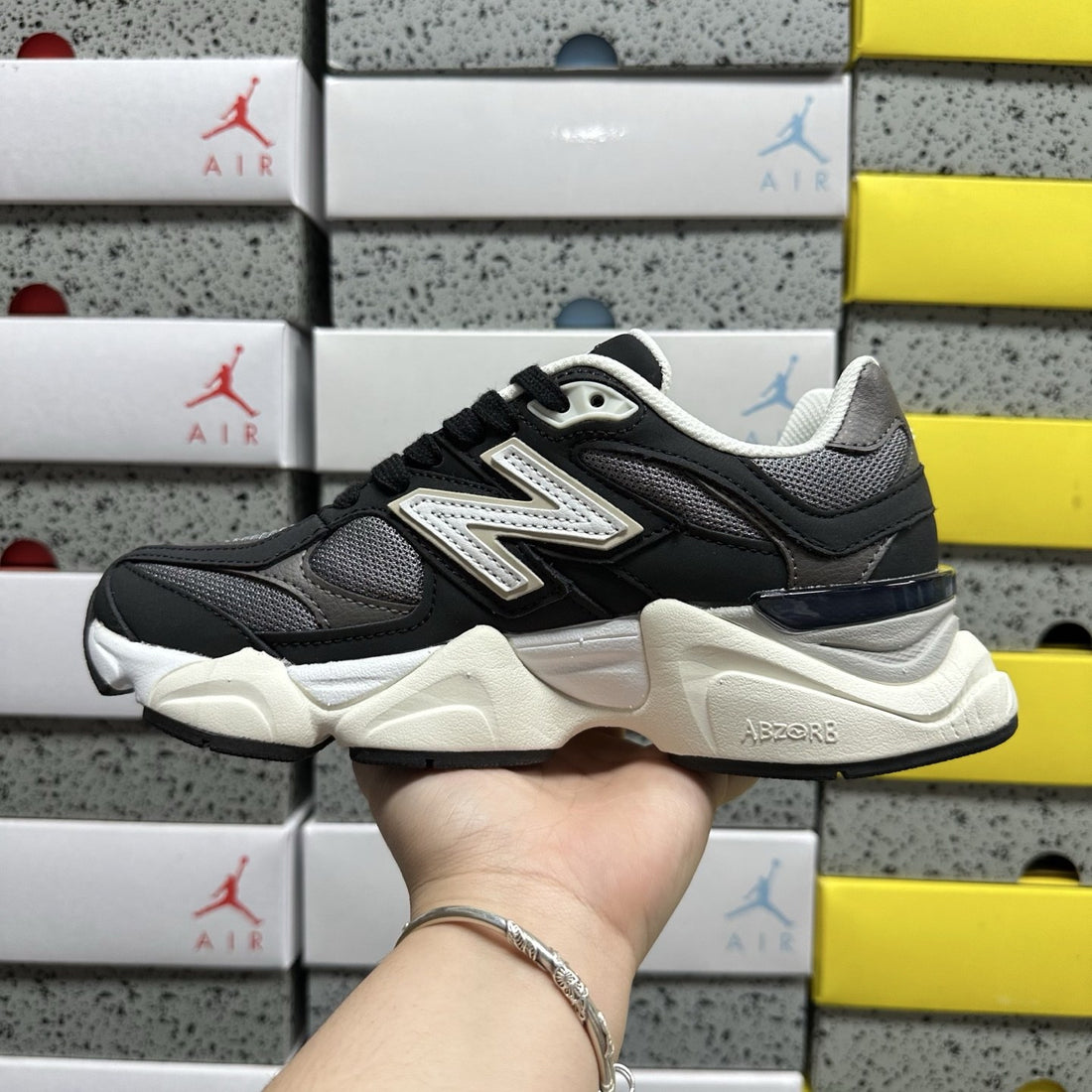 NB 9060 Black Sea Salt