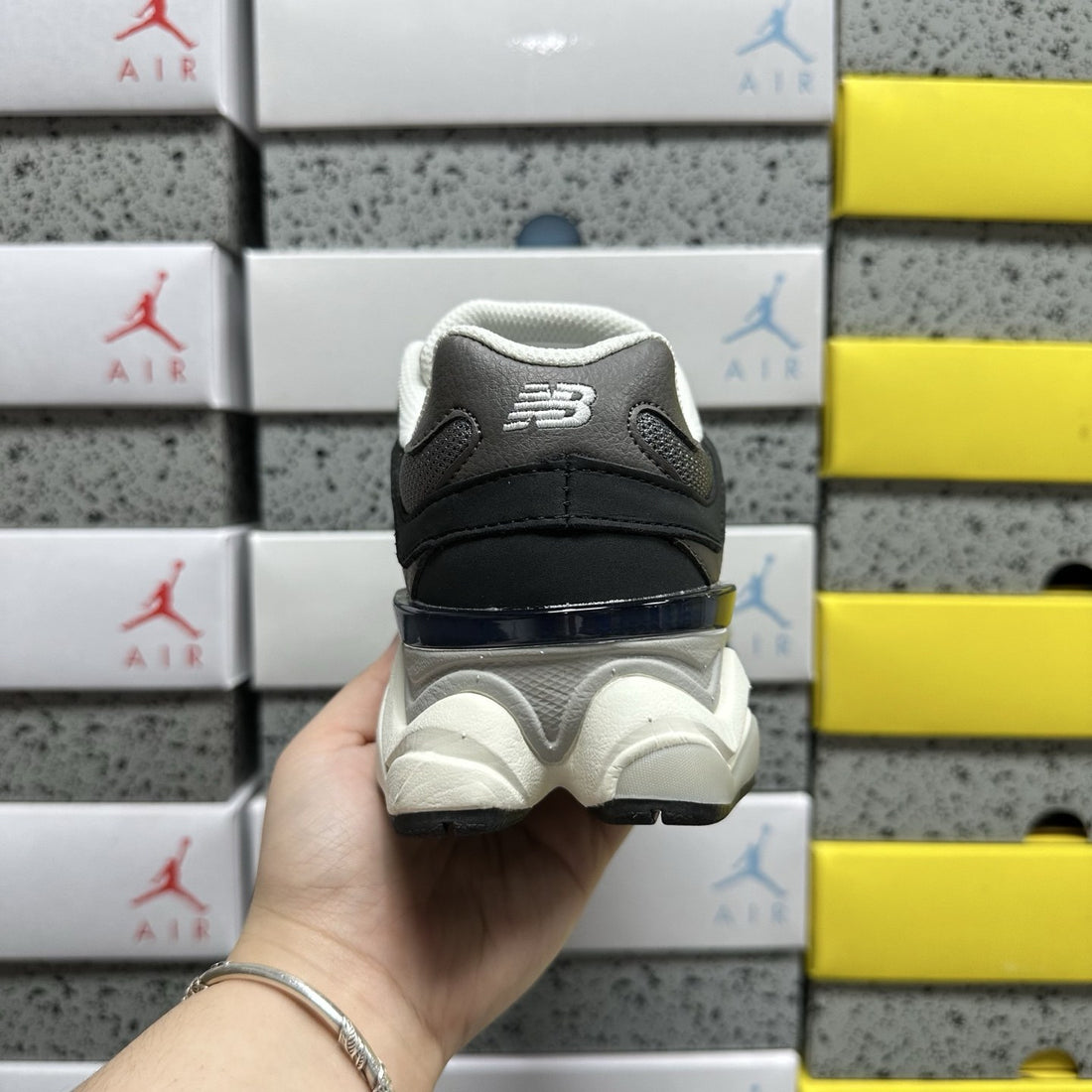 NB 9060 Black Sea Salt