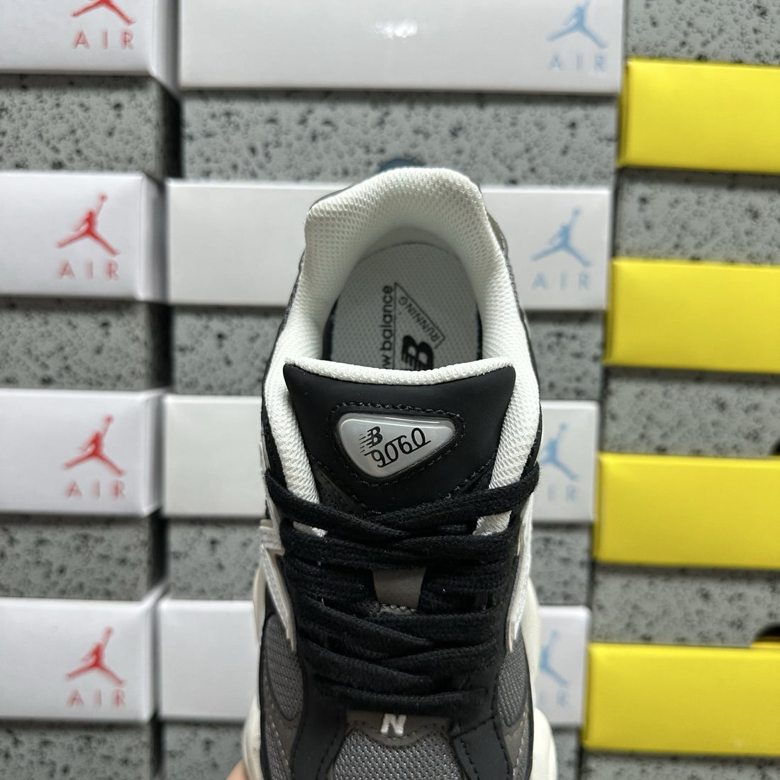 NB 9060 Black Sea Salt