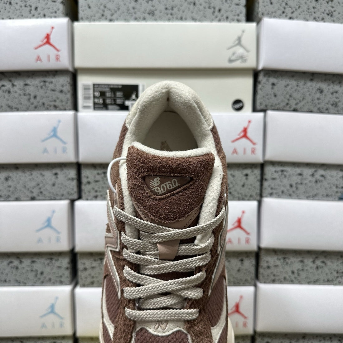 NB 9060 Brick Brown