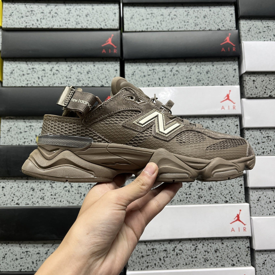 NB 9060 Brown Utility