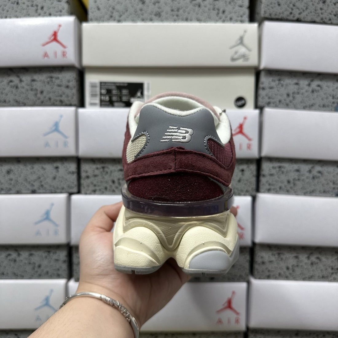 NB 9060 Burgundy Cream