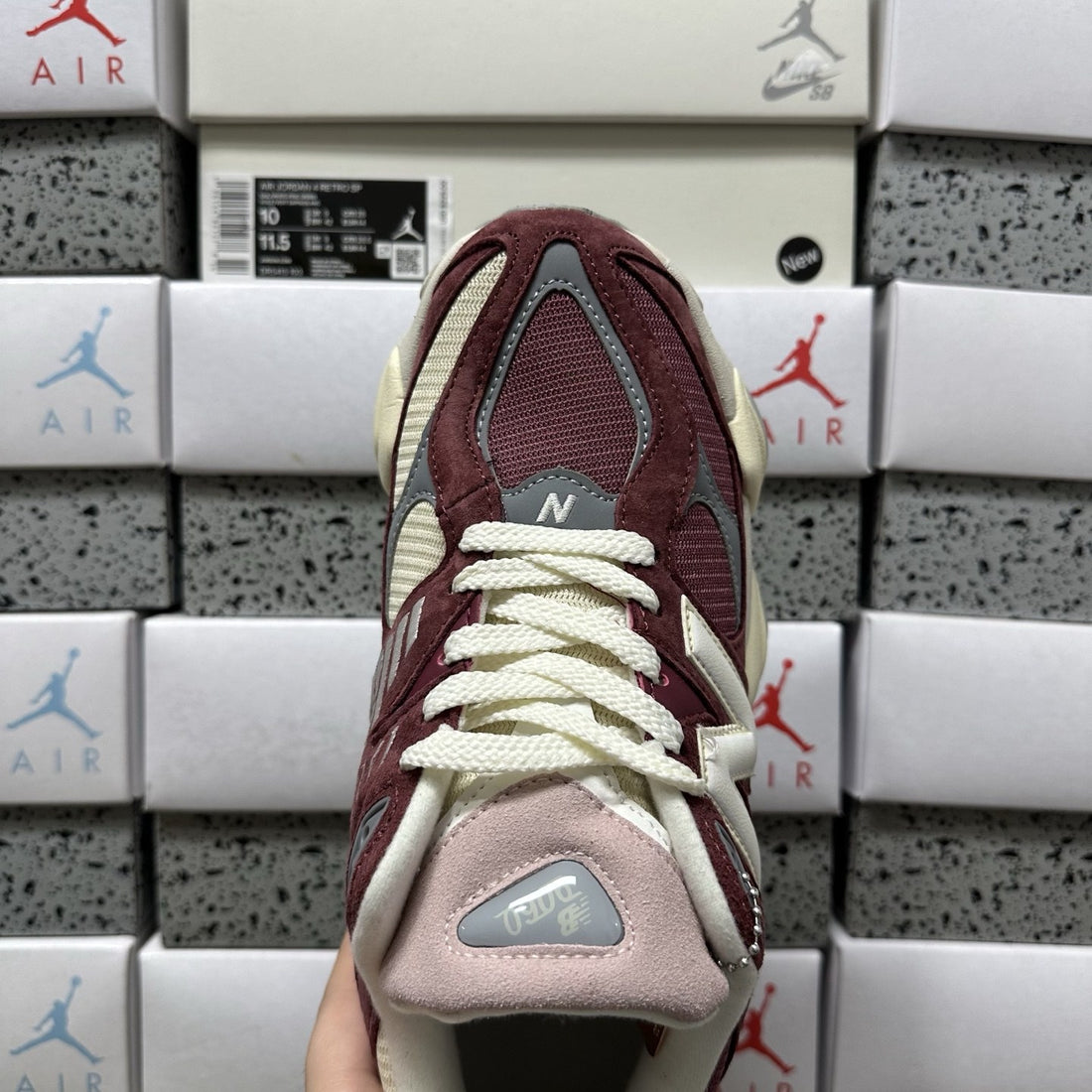 NB 9060 Burgundy Cream