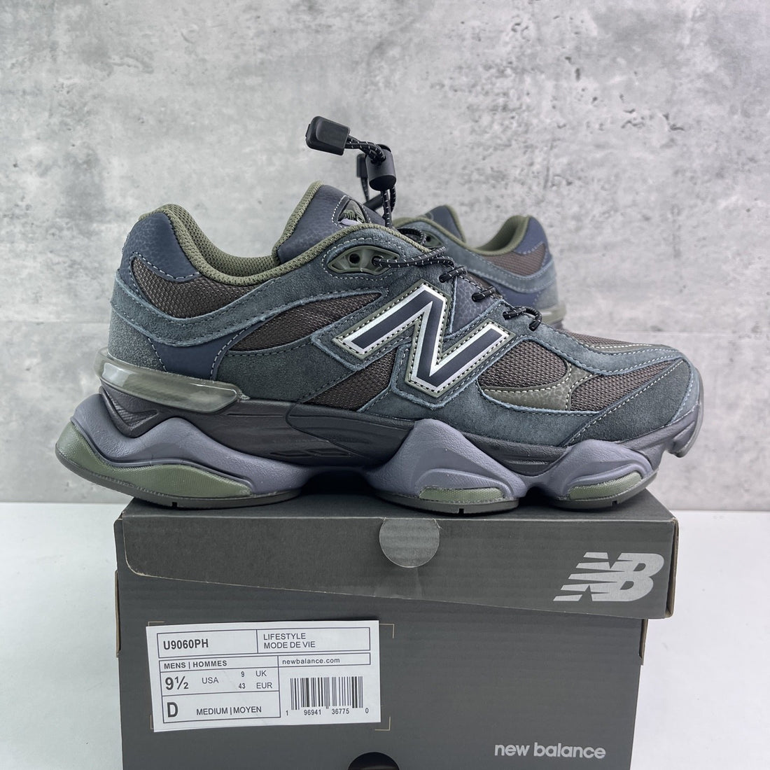 NB 9060 Charcoal Purple Toggle