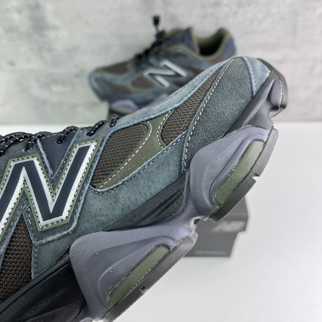 NB 9060 Charcoal Purple Toggle