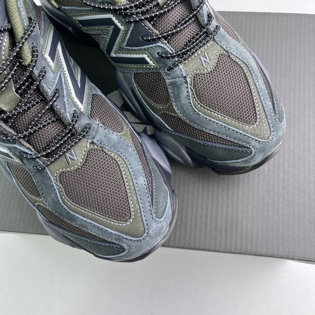NB 9060 Charcoal Purple Toggle