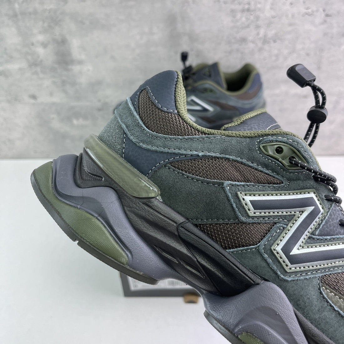 NB 9060 Charcoal Purple Toggle