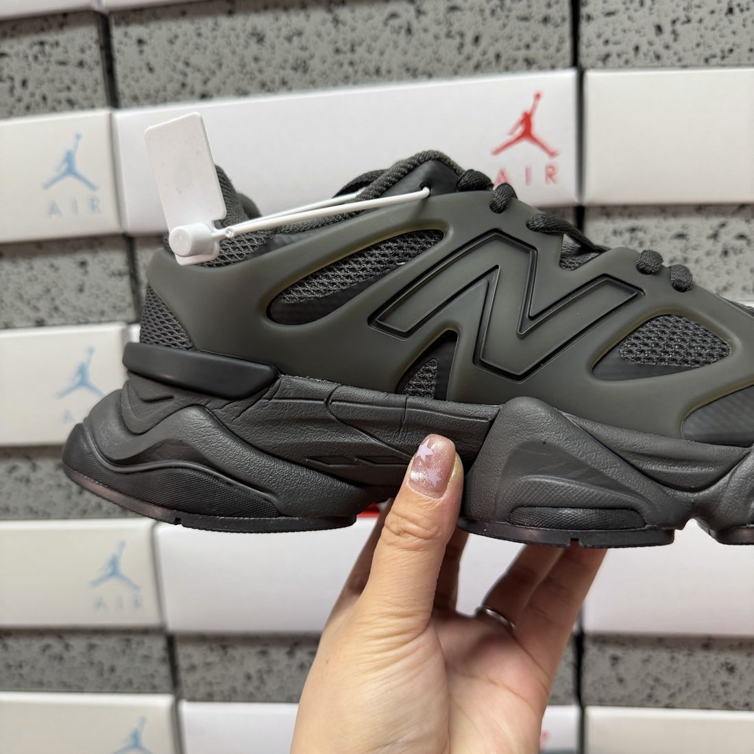 NB 9060 Charcoal Tonal