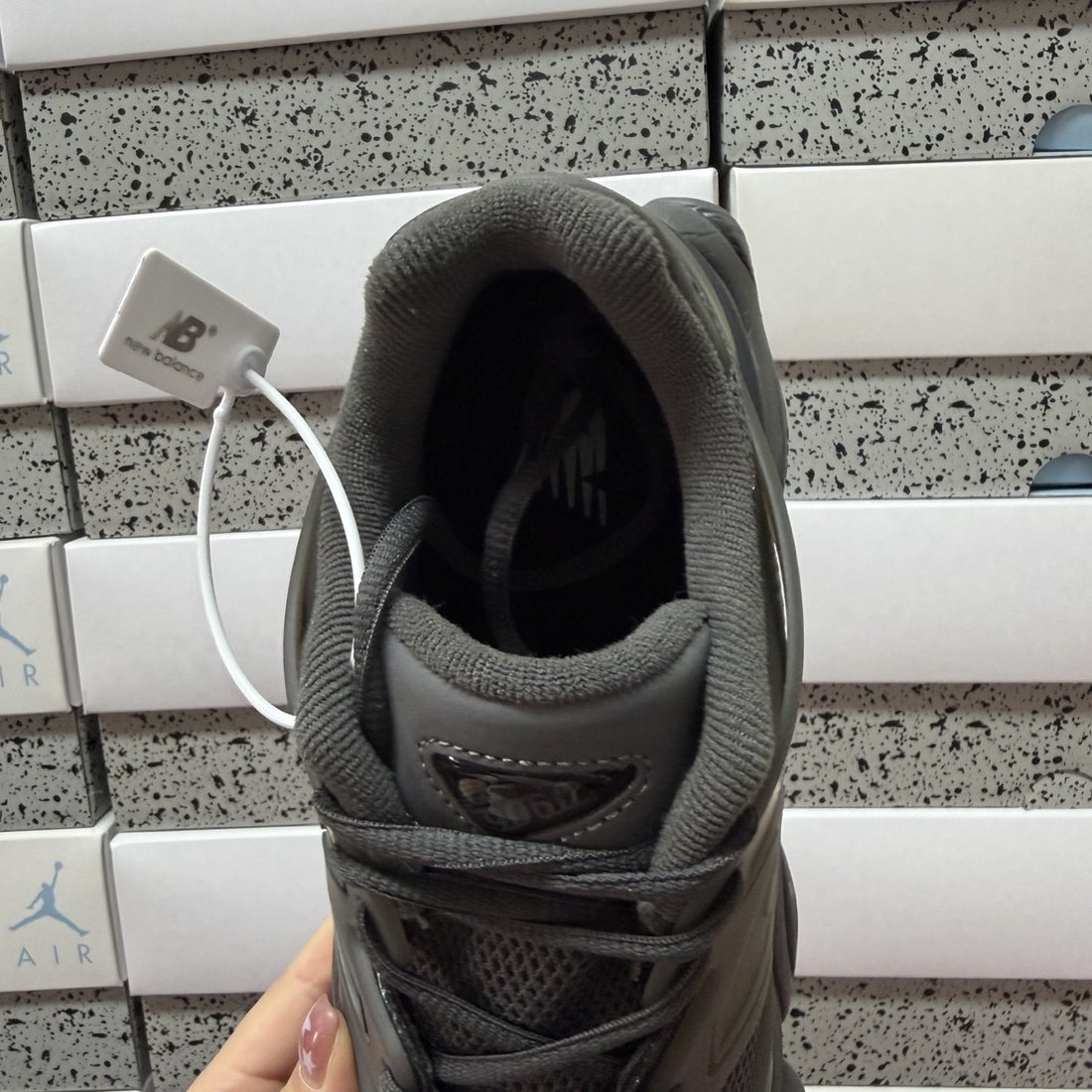NB 9060 Charcoal Tonal