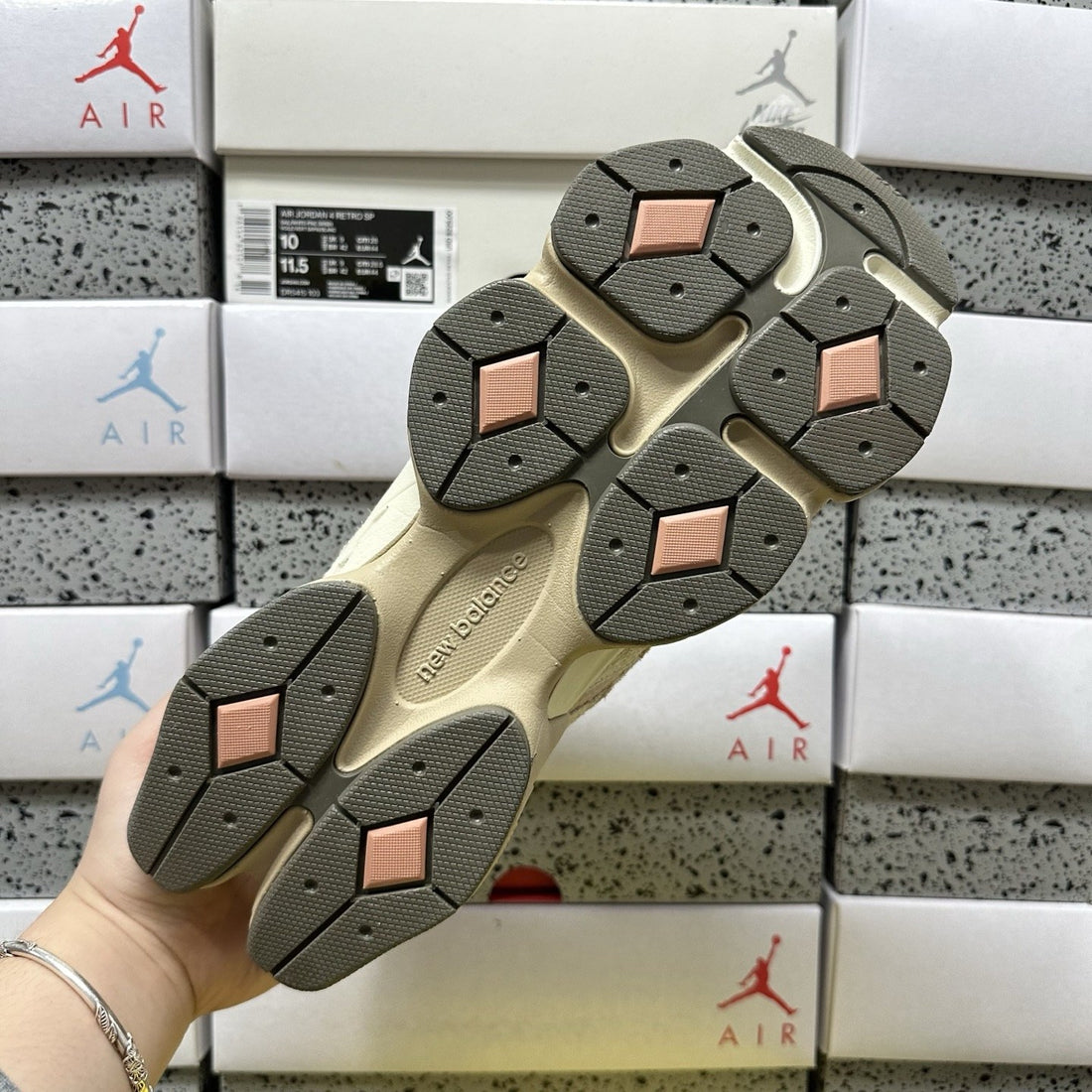 NB 9060 Cream Rust