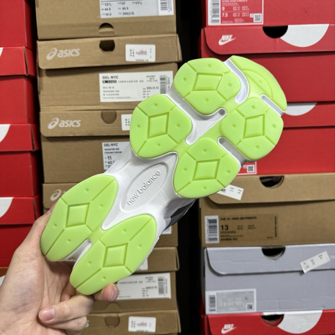 NB 9060 Grey Volt Coral